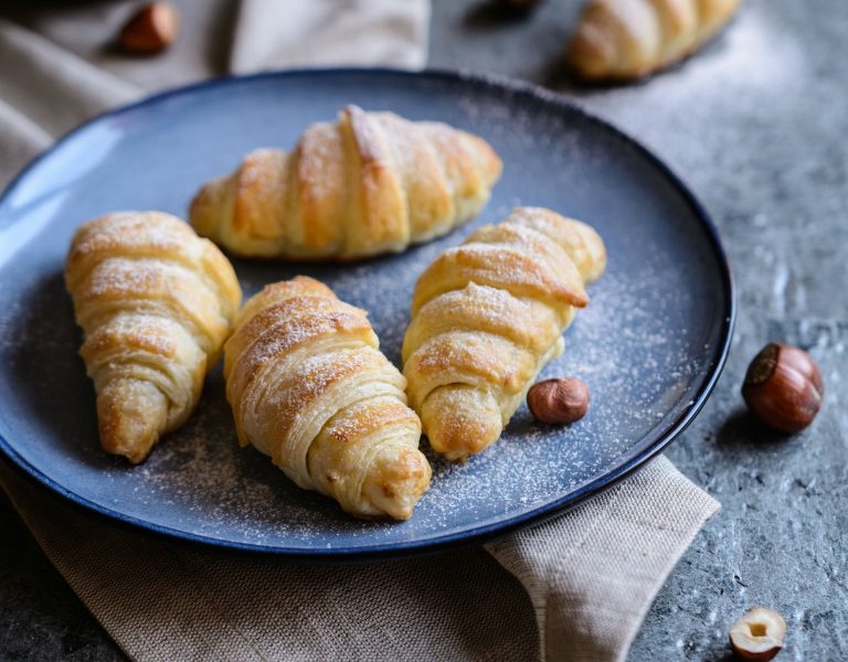Delicious Nutella mini puff pastry croissants – crispy and fluffy