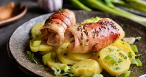 Recipe that will not get tired: chicken rolls stuffed with bacon, ham and cheese
