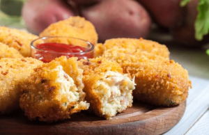 Crispy bacon-cheese croquettes that your visitor will not be able to resist!