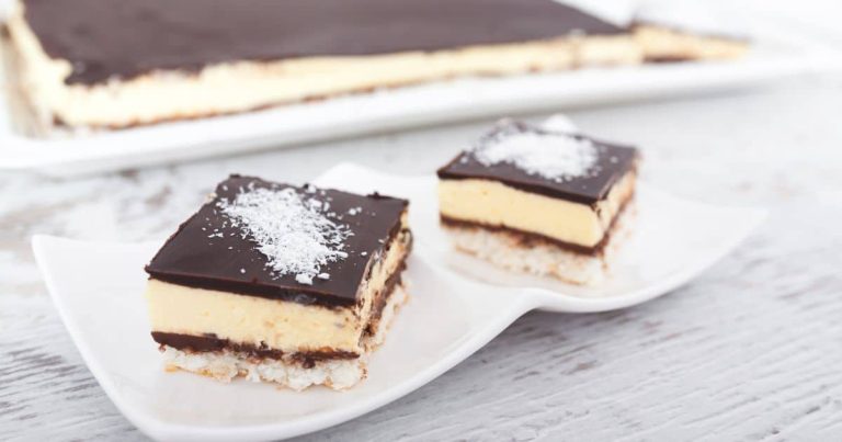 Unbaked coconut-almond cubes: a delicious dessert that scores
