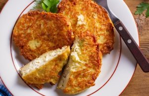 Potato pancakes stuffed with cheese – the improved recipe is simply irresistible