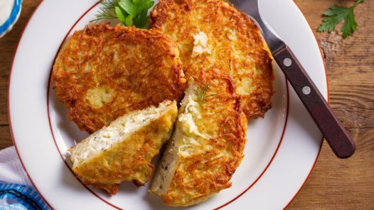 Potato pancakes stuffed with cheese – the improved recipe is simply irresistible