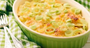 Ideal tip for lunch – baked potatoes with chicken and leeks