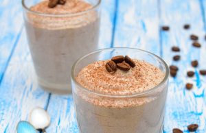 Fluffy coffee mousse with chocolate – a super easy dessert!