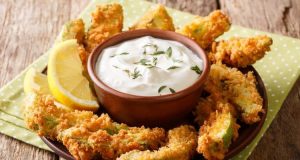 Baked avocado fries: prepare avocado a little differently!