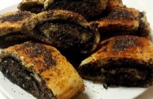 Sour cream rolls with poppy seeds – no rising, quickly prepared and even more quickly eaten!