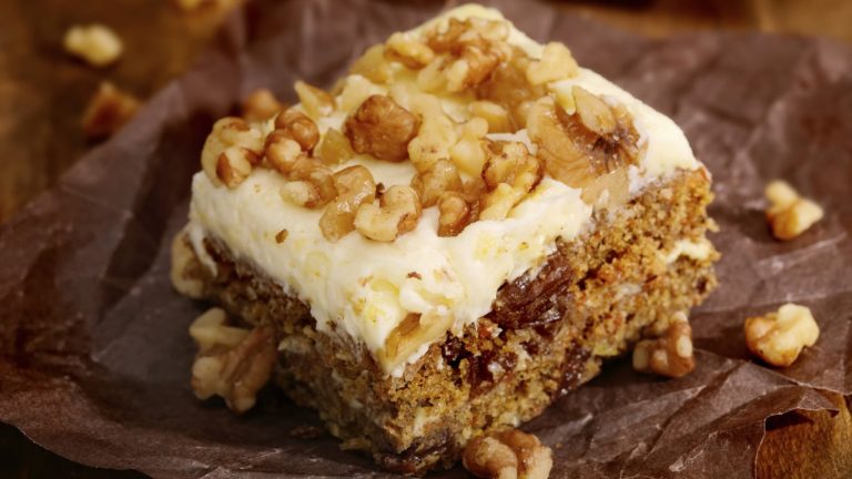 Sweet carrot cup cake with nuts – ready in no time