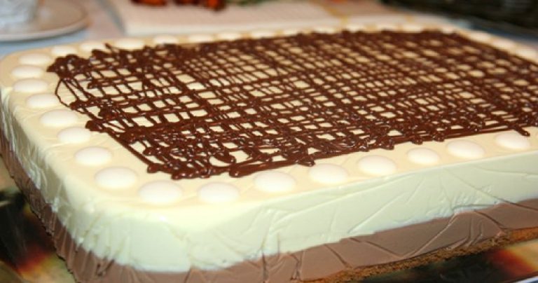 Three-coloured vanilla-chocolate slices with a luxurious taste ready in 20 minutes!