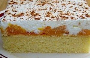 Delicious cake with apricots and delicious cream – lightning preparation and excellent result!