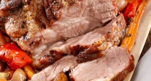 Tip for a succulent lunch – Roasted neck of pork on vegetables with delicate sauce