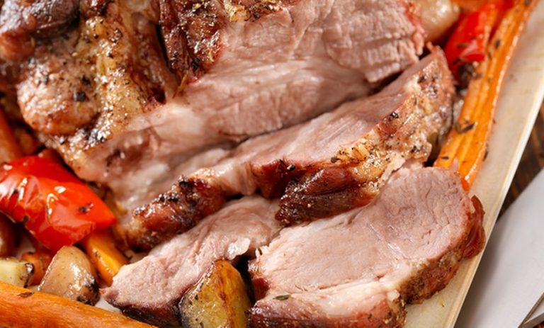 Tip for a succulent lunch – Roasted neck of pork on vegetables with delicate sauce