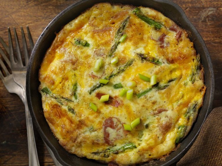 Dinner ready in 20 minutes – Quick pie with bacon and asparagus