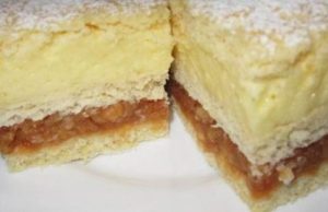 Tasty cream cubes with apple filling – Easy and quick to prepare!