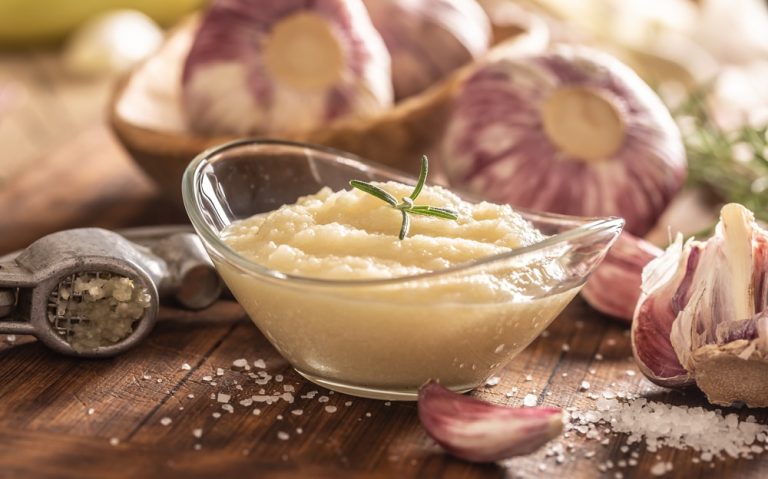 Homemade garlic spread – Simple, quick and very tasty