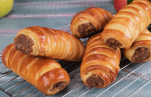 Fantastic homemade pockets filled with apple-walnut filling!