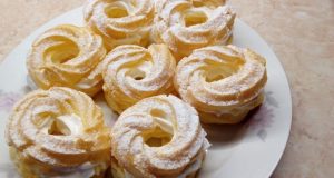 Fantastic homemade wreaths with luxurious yolk cream!