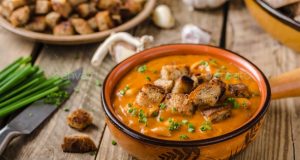 Fantastic roast pork goulash from one baking dish – absolutely simple recipe