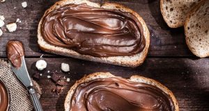 Hazelnuts, cocoa and chocolate – homemade nutella!