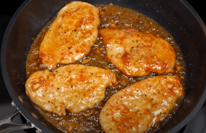 Chicken slices in the best sweet way: inspiration for an easy and quick lunch!