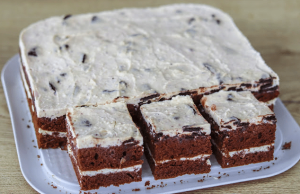 Quick and simple dark chocolate cake with delicate buttercream