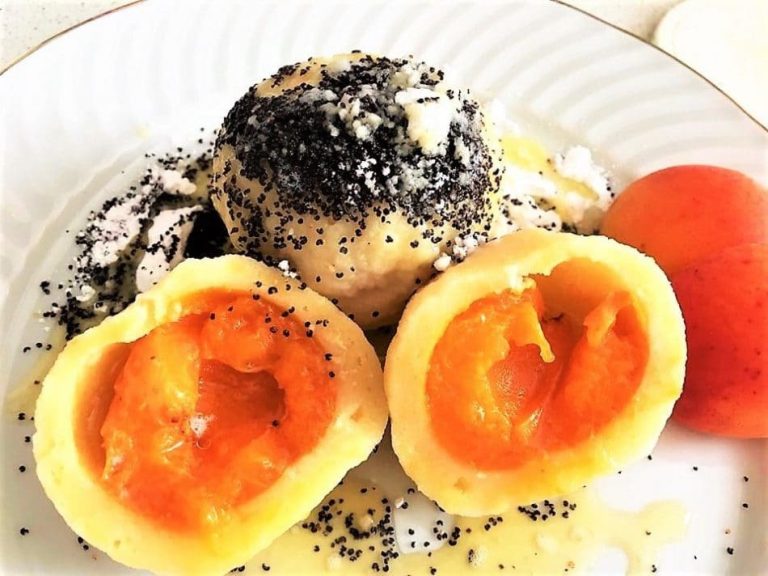 Luxurious apricot dumplings made from cheesecake dough: their taste will win you over immediately!