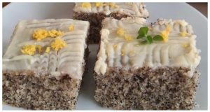 Poppy seed cake “quick and sour” with lemon glaze and white chocolate