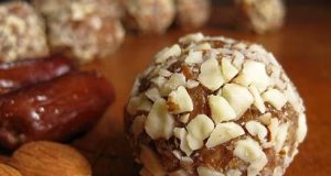 Unbaked honey-nut balls: they taste irresistible and are ready in a few minutes