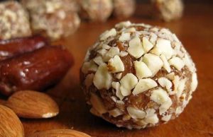 Unbaked honey-nut balls: they taste irresistible and are ready in a few minutes