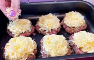 Minced meat with eggs and cheese – quickly prepared and baked