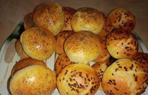 Replace your store-bought buns with these crispy homemade ones!