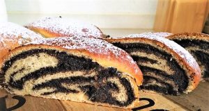 The best poppy seed strudel made of yeast dough, cottage cheese and raisins!