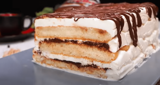 Unbaked sponge cake dessert with delicious cream and Nutella! Unbaked sponge cake dessert with delicious cream and Nutella!
