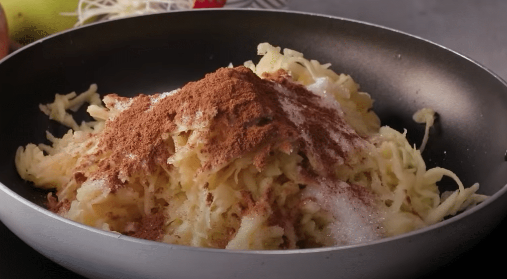 ten nejjednodušší recept na skvělé jablečné rolky – připravit je zvládne úplně každý!