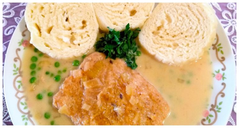 Pork slice in cream with peas – a delicious lunch