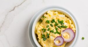 Delicious egg spread with melted cheese and simple preparation