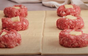Try this minced meat wrapped in puff pastry – Inspiration for a great treat!