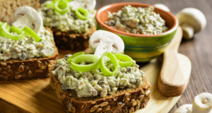 Mushroom spread with niva – great with fresh bread