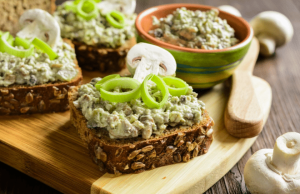 Mushroom spread with niva – great with fresh bread