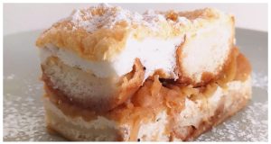 Semolina with apples and cottage cheese – quick, easy and very tasty