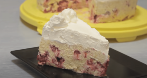 Cake for lazy people: Raspberry bliss biscuit cream delight