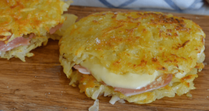 Prepare these ham and cheese filled potato pancakes: no flour and eggs