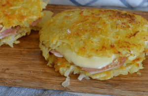 Prepare these ham and cheese filled potato pancakes: no flour and eggs