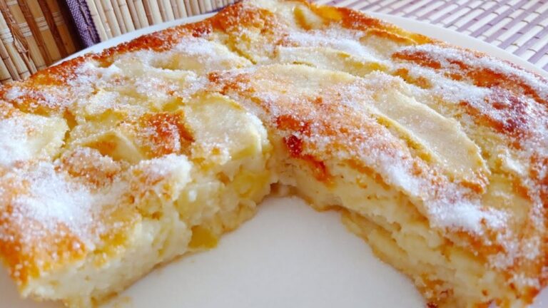 Just mix and pour on a baking sheet – Soft yoghurt cake with apples
