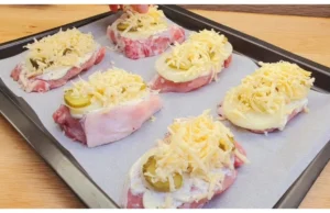 Delicious coated pork slices baked in the oven: Delight your family with a new tasty recipe