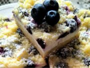 Delicate Butter Cake with Quark, Blueberries and Honest Crumble Butter cake with quark and blueberries on a tray – honest homemade dessert