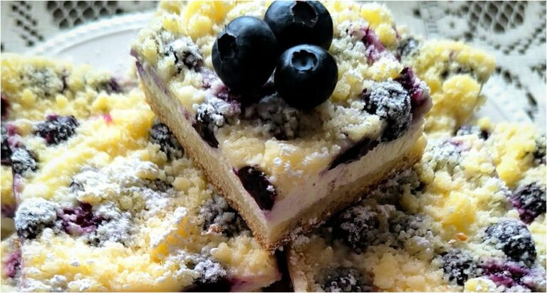 Delicate Butter Cake with Quark, Blueberries and Honest Crumble