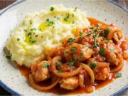 Chicken Breasts with Onion and Garlic: Quick Skillet or Oven Dinner Chicken breasts with onion and soy sauce – quick oven lunch