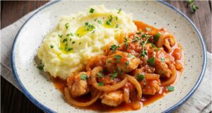 Chicken Breasts with Onion and Garlic: Quick Skillet or Oven Dinner Chicken breasts with onion and soy sauce – quick oven lunch