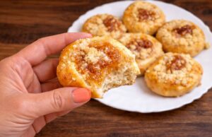 No Rising Needed and Ready in Minutes: Lightning-Fast Curd Buns from Extra Soft Dough Quick homemade buns with curd, jam, and streusel without long rising