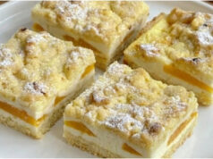 Looking for the Perfect Weekend Dessert? Try Delicate Linzer Bars with Quark and Fruit Delicate Linzer bars with quark and fruit on a tray